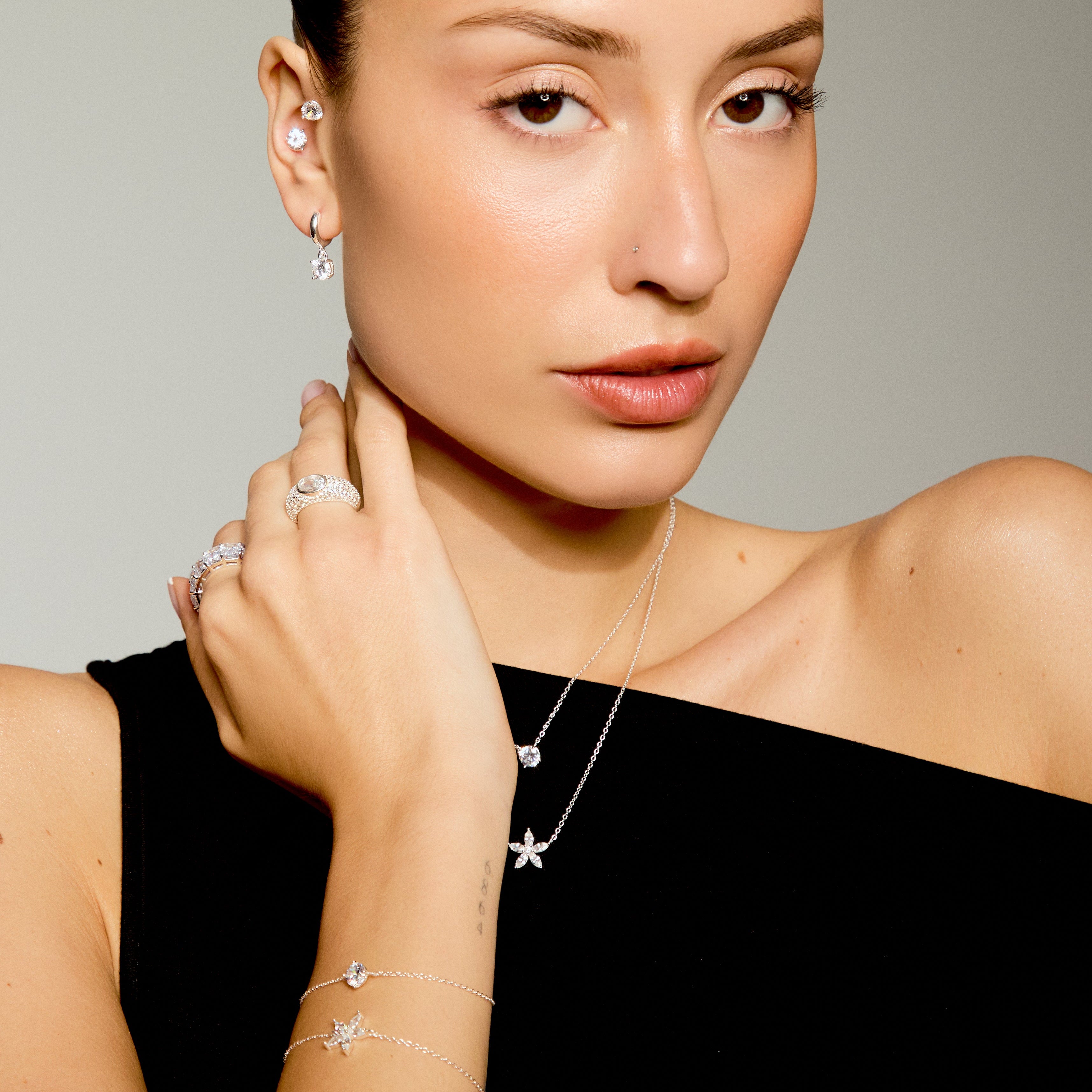 Flower Solitaire Necklace
