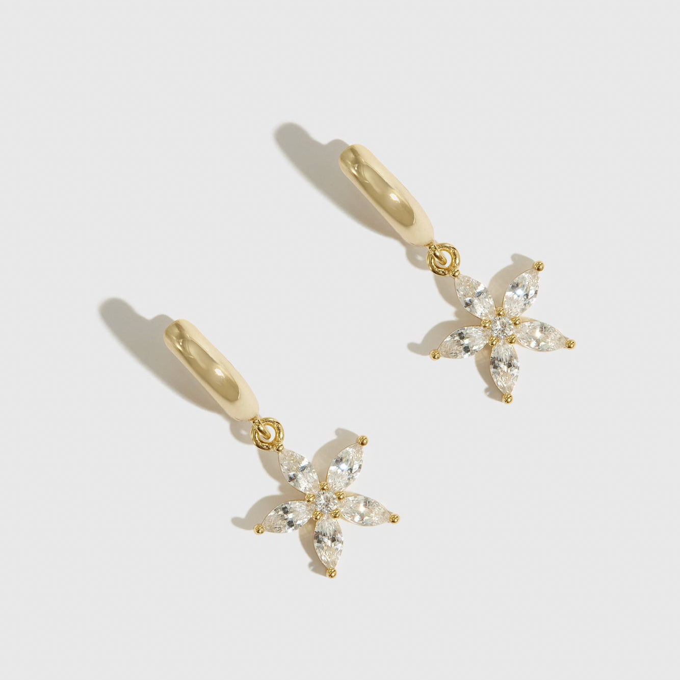 Flower Solitaire Huggies